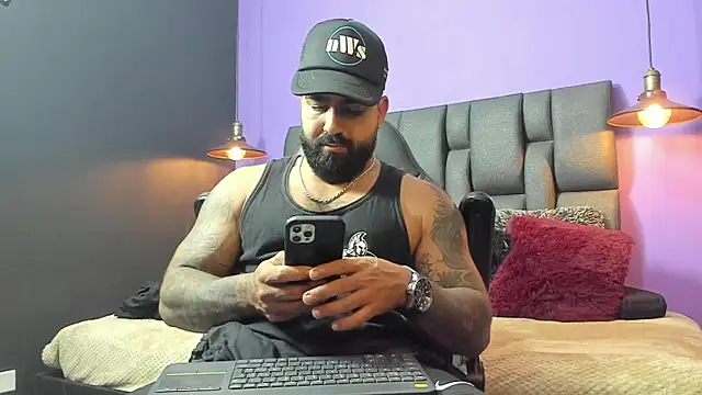 Snapshot of Lyon_vach chatting on September 8, 9:03 pm Lyon vach online show from September 8, 9:03 pm