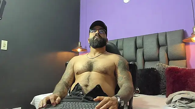 Snapshot of Lyon_vach chatting on September 21, 12:33 am Lyon vach online show from September 21, 12:33 am