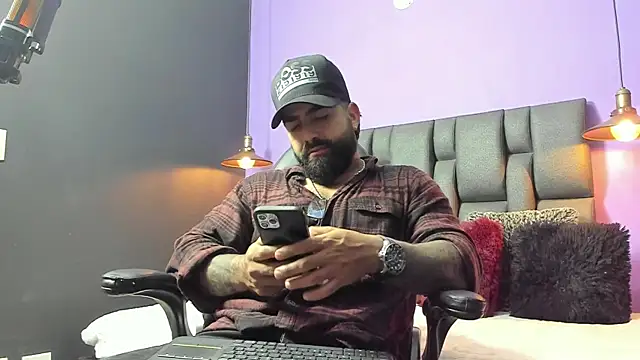 Snapshot of Lyon_vach chatting on September 20, 12:10 am Lyon vach online show from September 20, 12:10 am