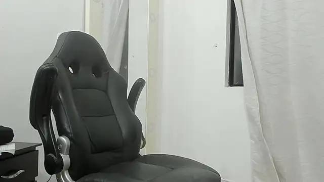 Snapshot of Lyon_vach chatting on March 10, 8:56 pm Lyon vach online show from March 10, 8:56 pm