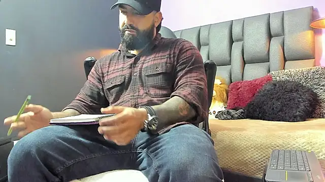 Snapshot of Lyon_vach chatting on October 1, 12:58 am Lyon vach online show from October 1, 12:58 am