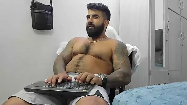 Snapshot of Lyon_vach chatting on January 15, 4:15 am Lyon vach online show from January 15, 4:15 am