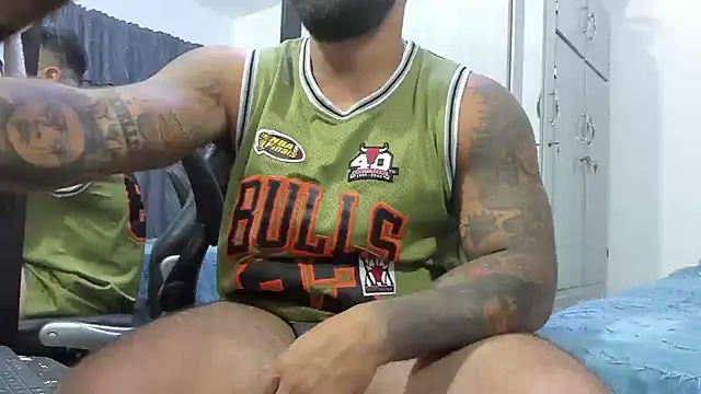 Snapshot of Lyon_vach chatting on December 18, 6:14 pm Lyon vach online show from December 18, 6:14 pm