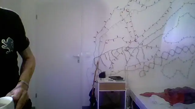 Snapshot of brunoguunot chatting on December 26, 7:16 pm brunoguunot online show from December 26, 7:16 pm