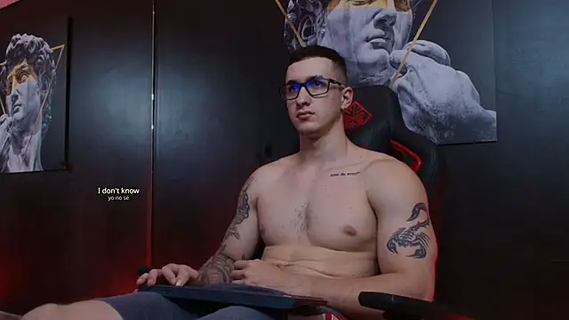 JacksonOlsenn online show from October 15, 9:11 pm