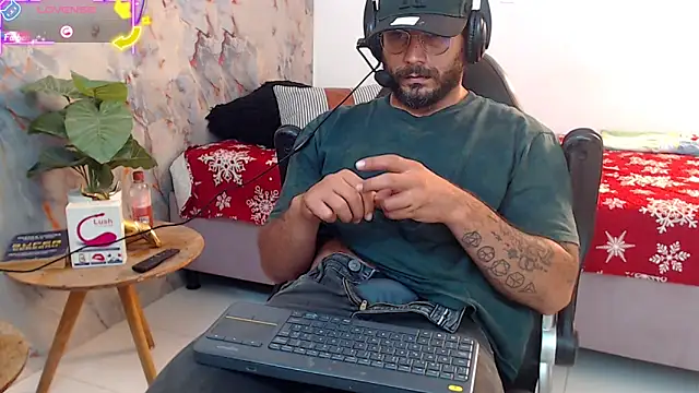 hanz col online show from October 9, 3:28 pm