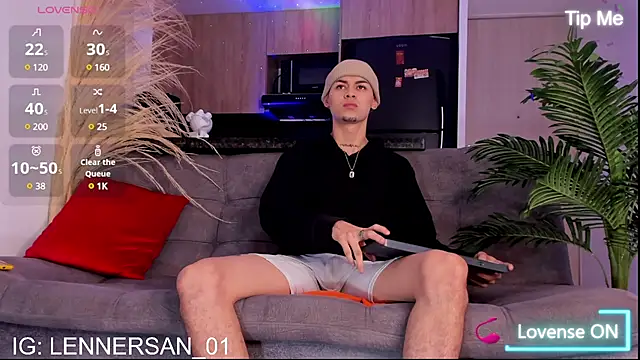 lennercollins online show from December 5, 4:09 am