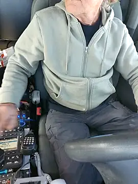 vanscr1 online show from March 5, 7:28 pm