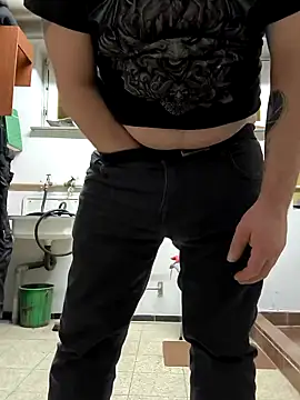 OdinWolf1990 online show from February 12, 5:37 am