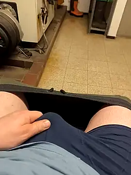 OdinWolf1990 online show from December 12, 5:31 am