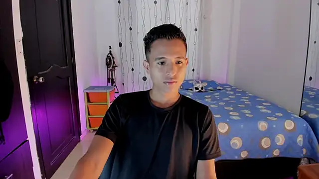 alessandro wizard online show from February 7, 7:49 pm