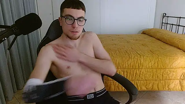 FitGuyDream online show from January 2, 5:29 pm