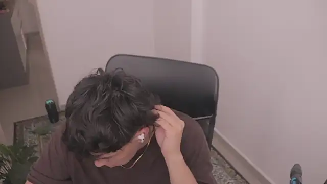 Tony Hoffa online show from December 5, 8:49 pm