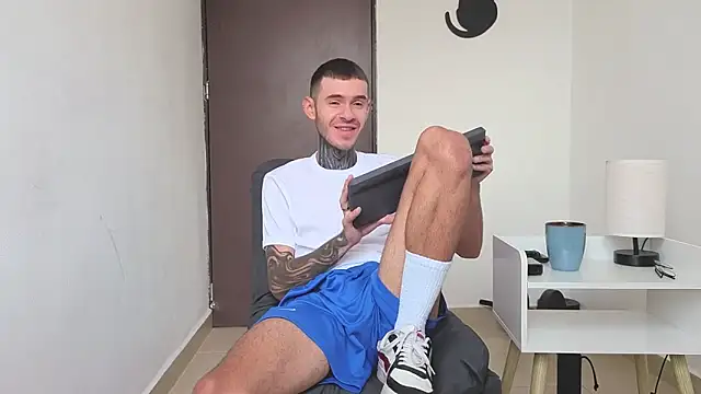 Saturno v online show from November 28, 1:24 pm