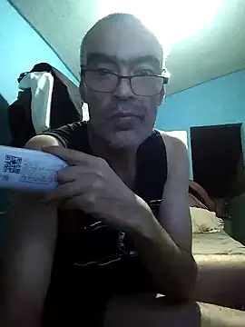 hugosafado333 online show from February 28, 3:37 am