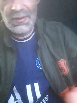 hugosafado333 online show from September 15, 9:32 am