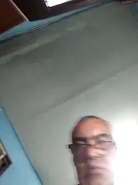 hugosafado333 online show from March 3, 2:55 am