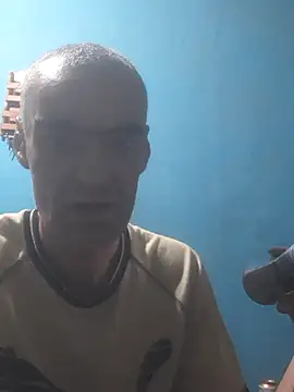 hugosafado333 online show from October 14, 3:02 am