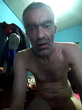 hugosafado333 online show from September 24, 3:39 am