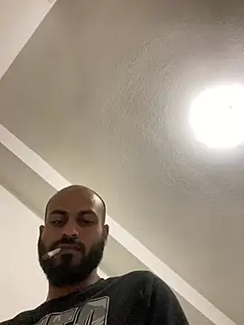 islandvybee55 online show from March 9, 12:00 am