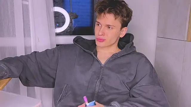 alyx garden online show from June 12, 7:22 pm