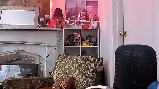 Luvcoxinholes online show from November 29, 2:30 pm