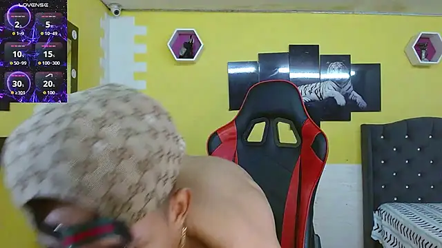 jose sexycumm online show from October 31, 8:45 pm