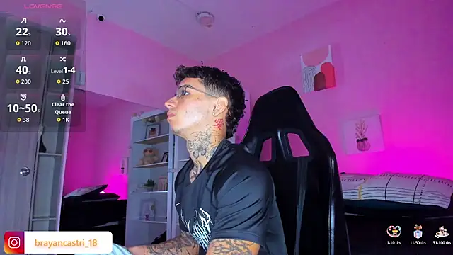 Ian Castillo  online show from October 22, 11:25 am