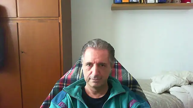 lliuk70mi online show from April 15, 1:33 pm