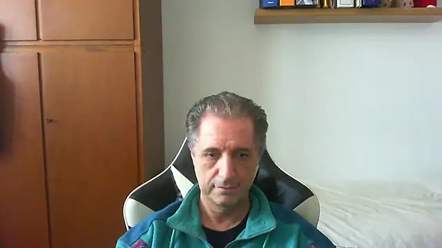 lliuk70mi online show from April 18, 1:45 pm