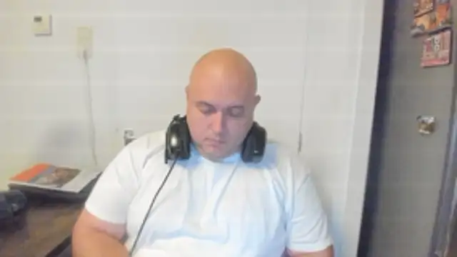 Snapshot of BigromeoXX chatting on October 28, 6:32 pm BigromeoXX online show from October 28, 6:32 pm