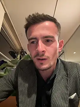 Snapshot of eddy355 chatting on October 29, 6:55 pm eddy355 online show from October 29, 6:55 pm