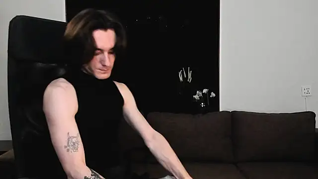 Snapshot of misterhult chatting on March 12, 2:56 pm misterhult online show from March 12, 2:56 pm