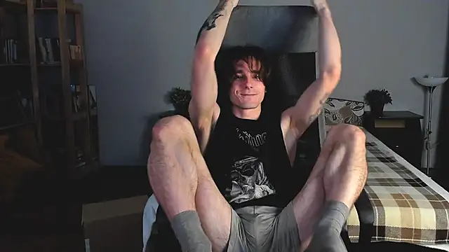 Snapshot of misterhult chatting on December 6, 2:38 pm misterhult online show from December 6, 2:38 pm