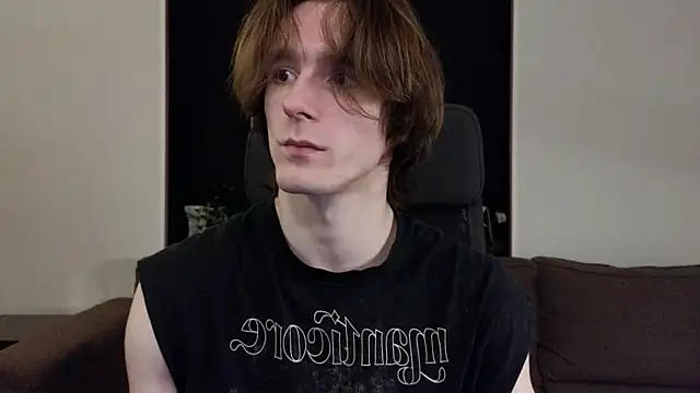 Snapshot of misterhult chatting on January 18, 7:59 am misterhult online show from January 18, 7:59 am