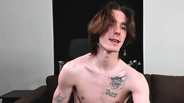 Snapshot of misterhult chatting on March 11, 12:50 pm misterhult online show from March 11, 12:50 pm