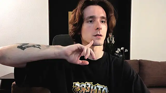 Snapshot of misterhult chatting on March 8, 2:38 pm misterhult online show from March 8, 2:38 pm