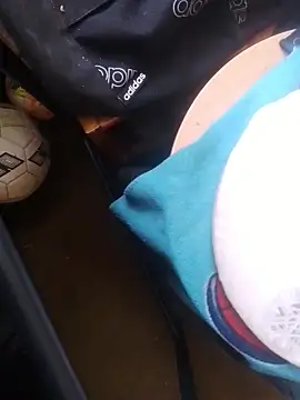 krissraw online show from December 18, 10:33 am