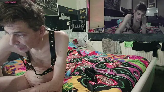Snapshot of Doggyray44 chatting on March 6, 8:59 pm Doggyray44 online show from March 6, 8:59 pm