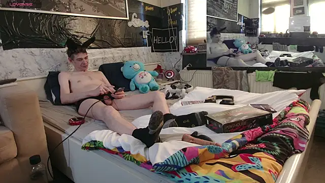 Snapshot of Doggyray44 chatting on March 8, 4:05 pm Doggyray44 online show from March 8, 4:05 pm