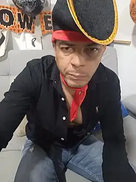 latinmartin73 online show from October 26, 10:23 pm