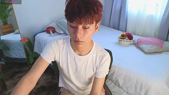 Tommyfoxboy online show from October 17, 1:04 pm