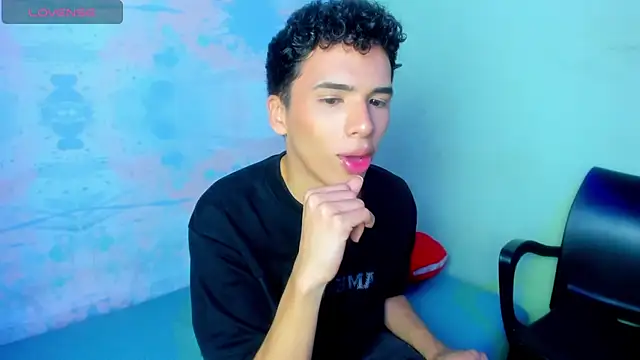 SEANTROYY online show from December 5, 4:31 am