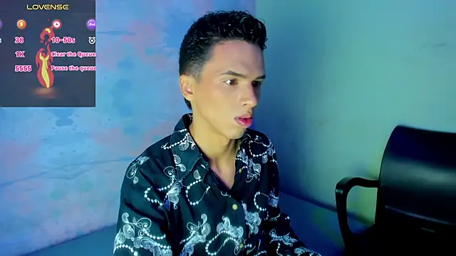 SEANTROYY online show from December 28, 1:29 pm