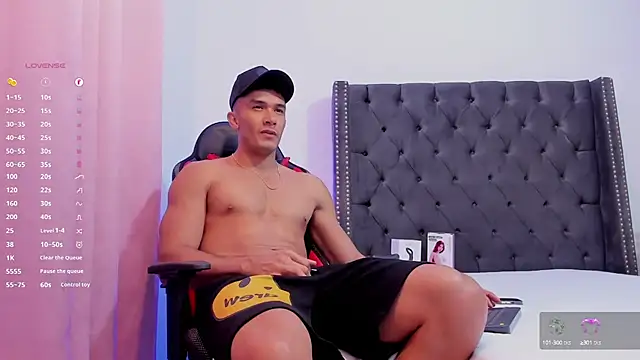 aronvillegas online show from December 13, 2:05 pm