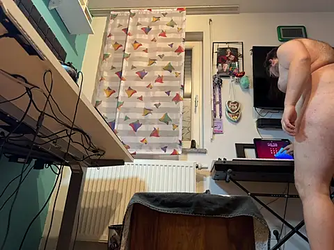 Snapshot of BigAssChubby chatting on January 3, 4:00 am BigAssChubby online show from January 3, 4:00 am