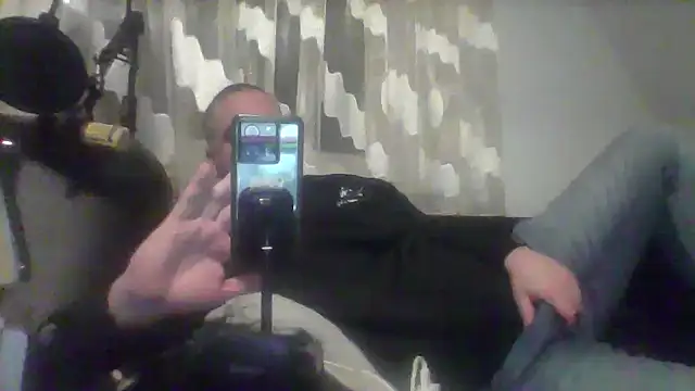 Snapshot of NewyorkDimi chatting on January 6, 5:30 am NewyorkDimi online show from January 6, 5:30 am