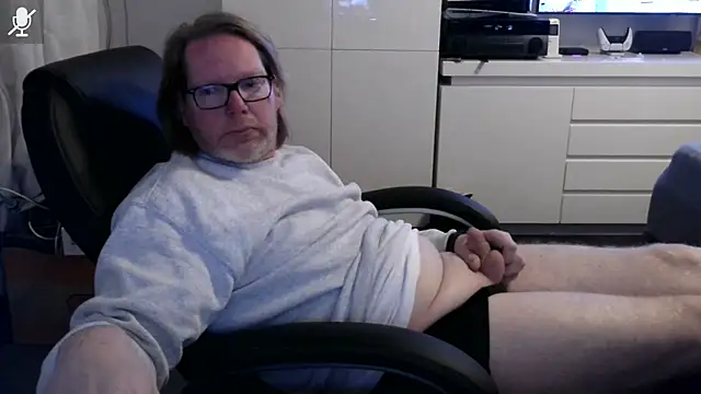 VSteph online show from April 8, 9:23 pm