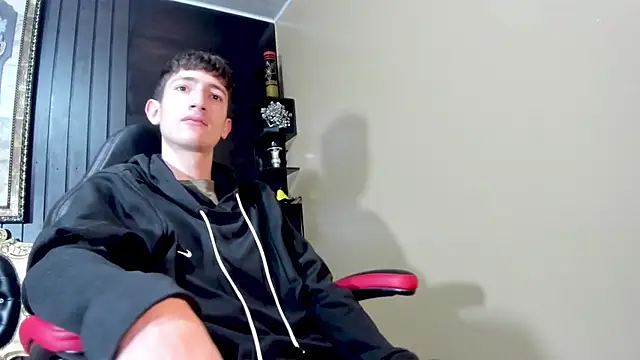 Erik Osorio online show from January 18, 4:21 pm