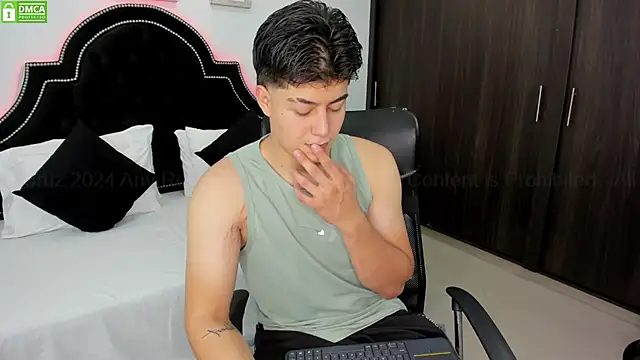Snapshot of MaxxiCruz chatting on December 29, 7:00 pm MaxxiCruz online show from December 29, 7:00 pm